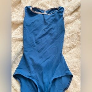 Yumiko Larissa Leotard